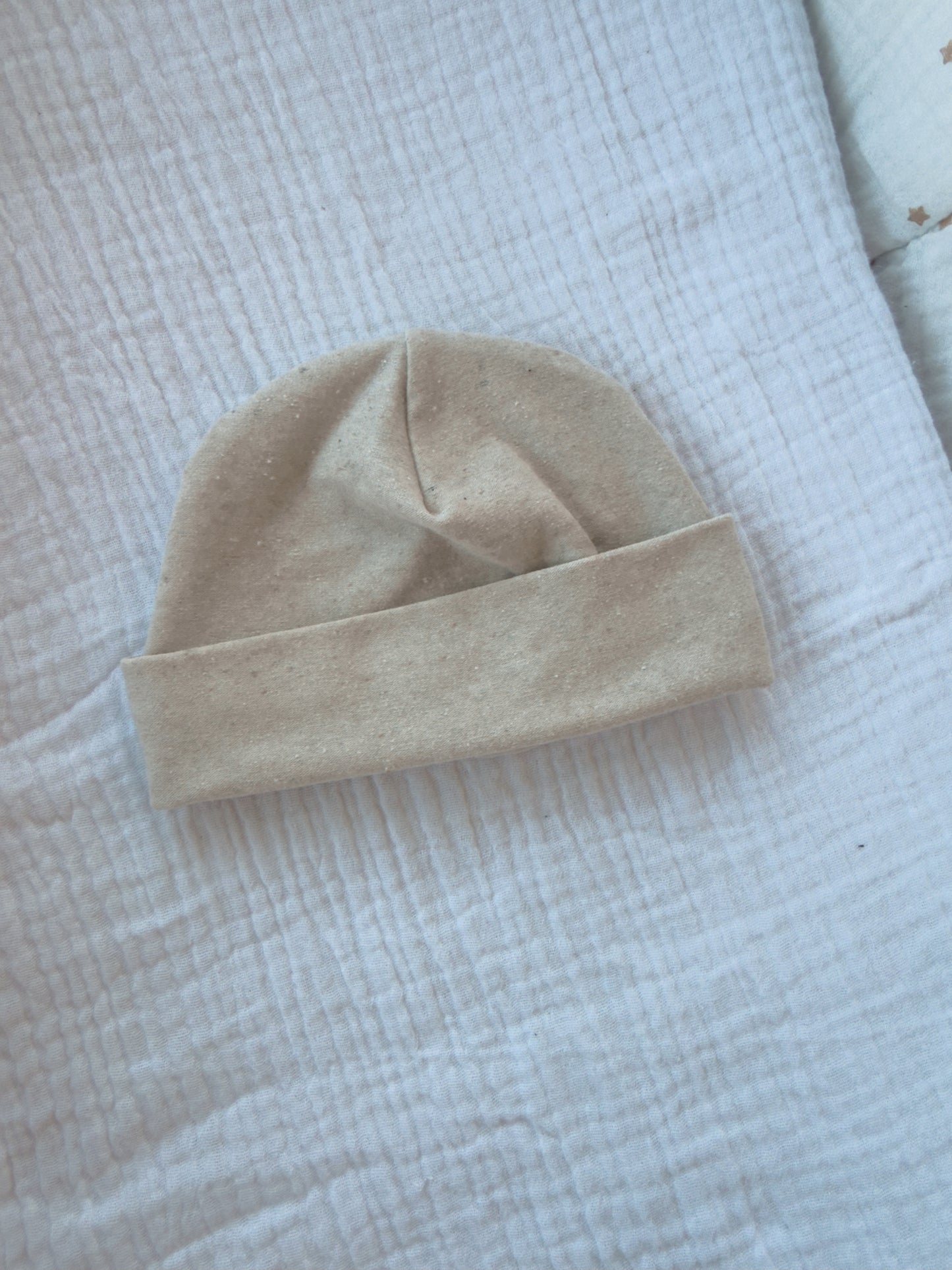 Bonnet naissance beige moucheté - En stock