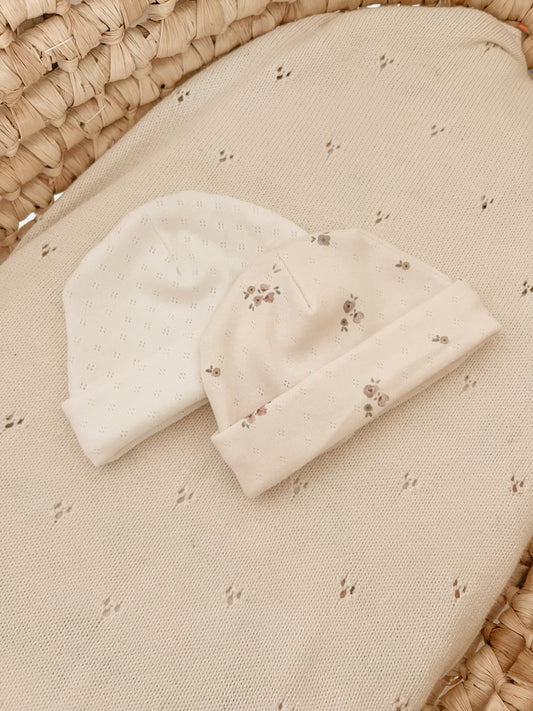 Bonnet naissance en mailles pointelles