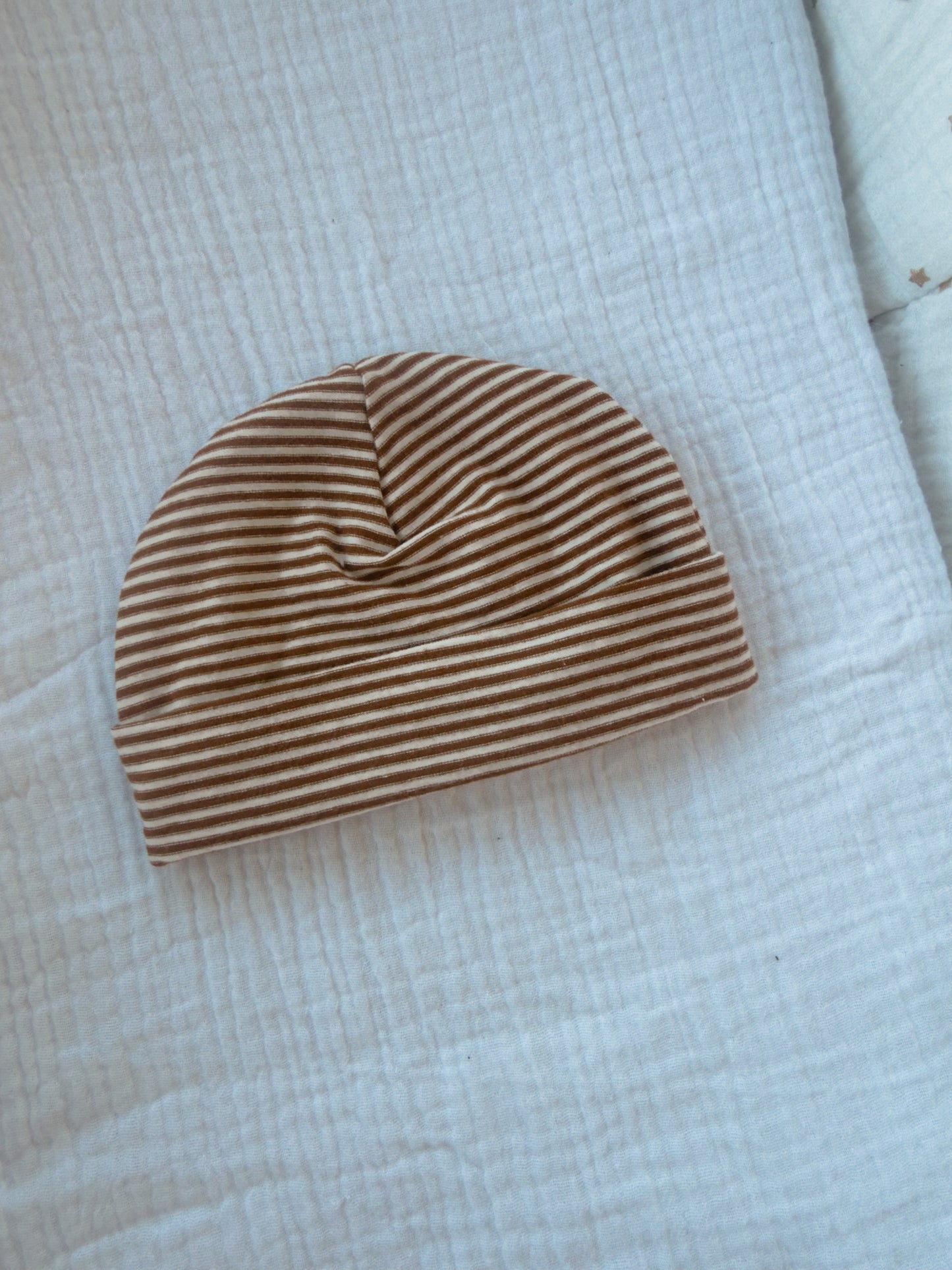 Bonnet naissance rayures cacao  - En stock