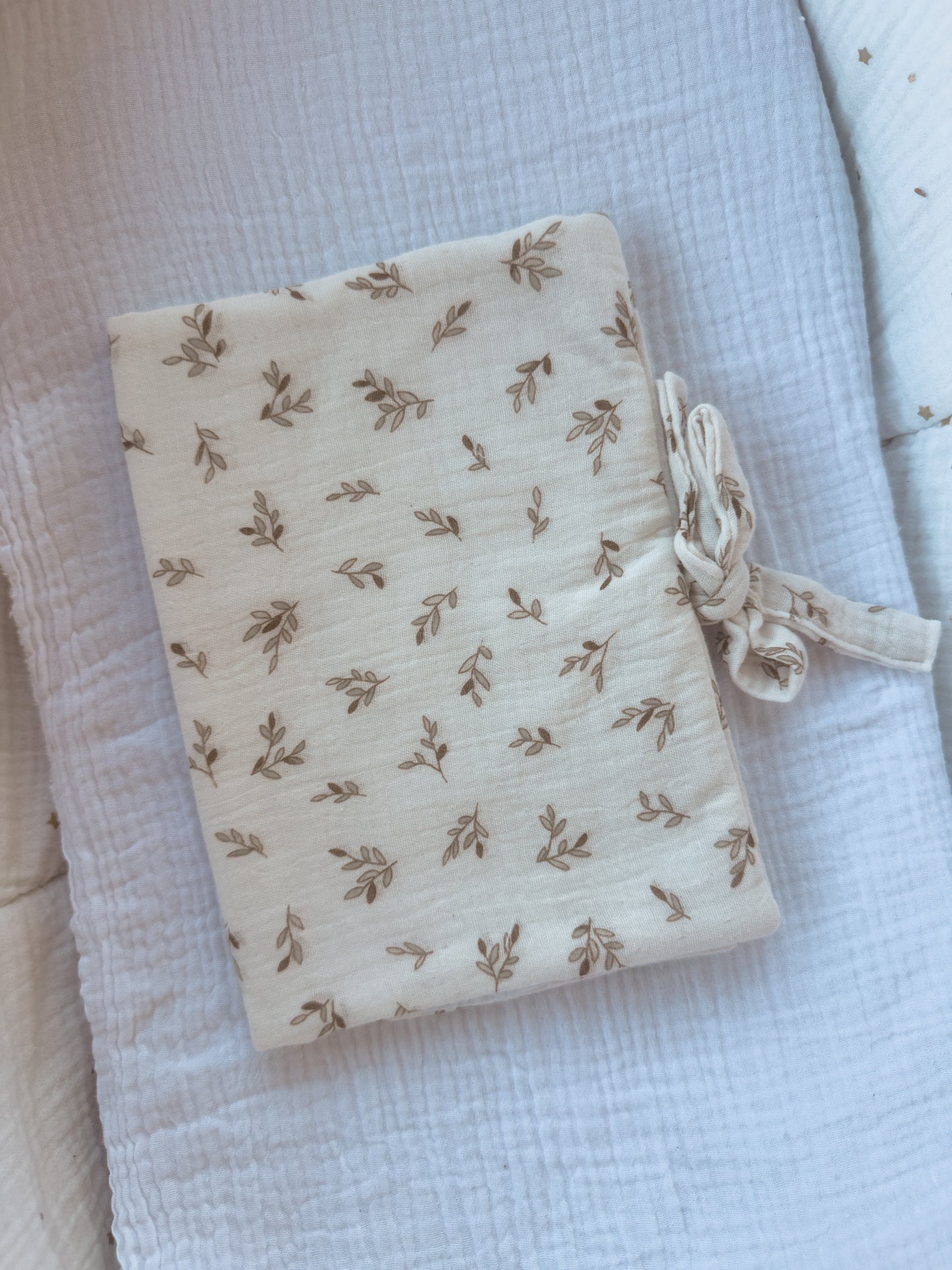 Protège carnet de santé feuillage - En stock