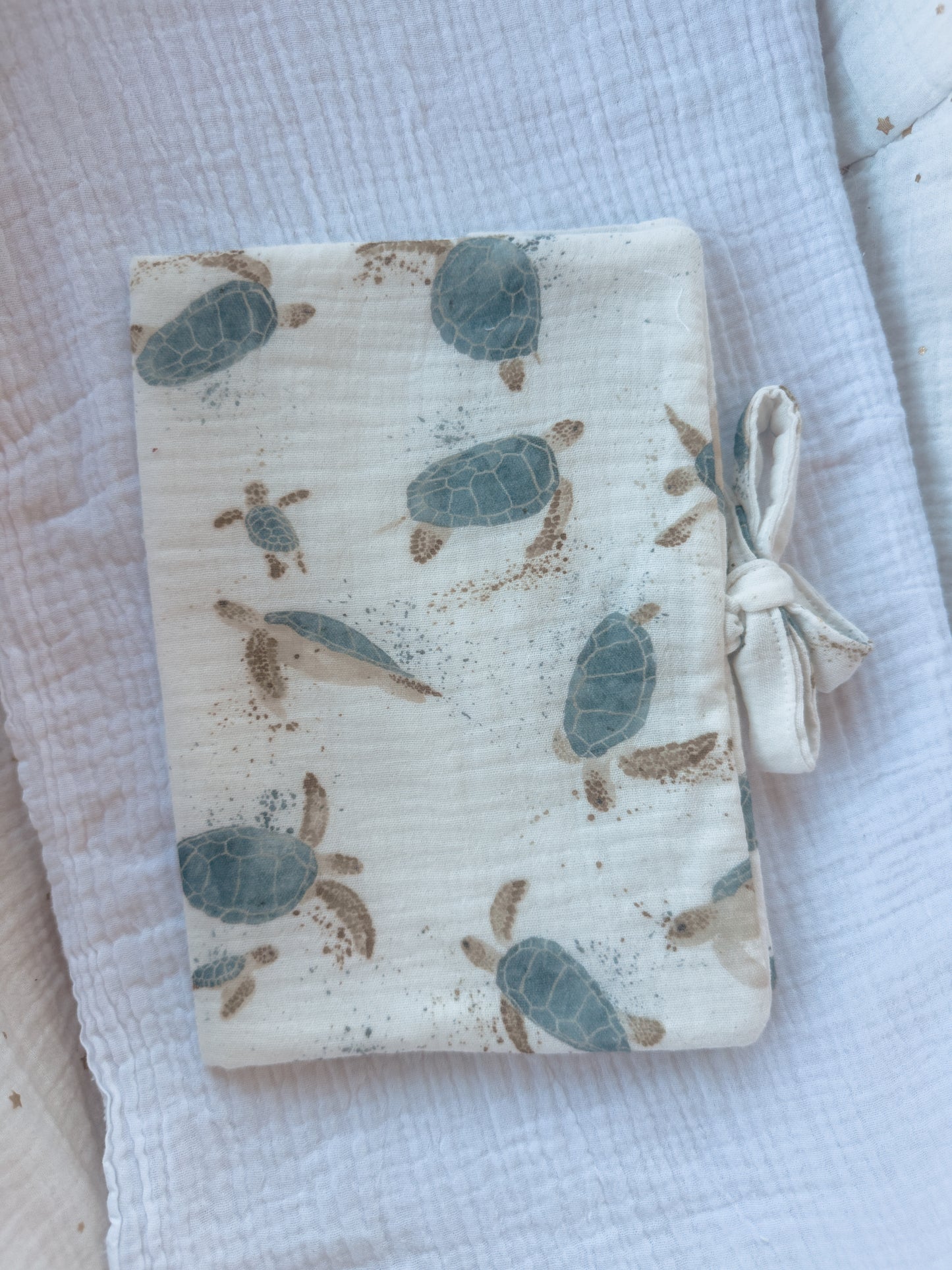 Protège carnet de santé tortues - En stock