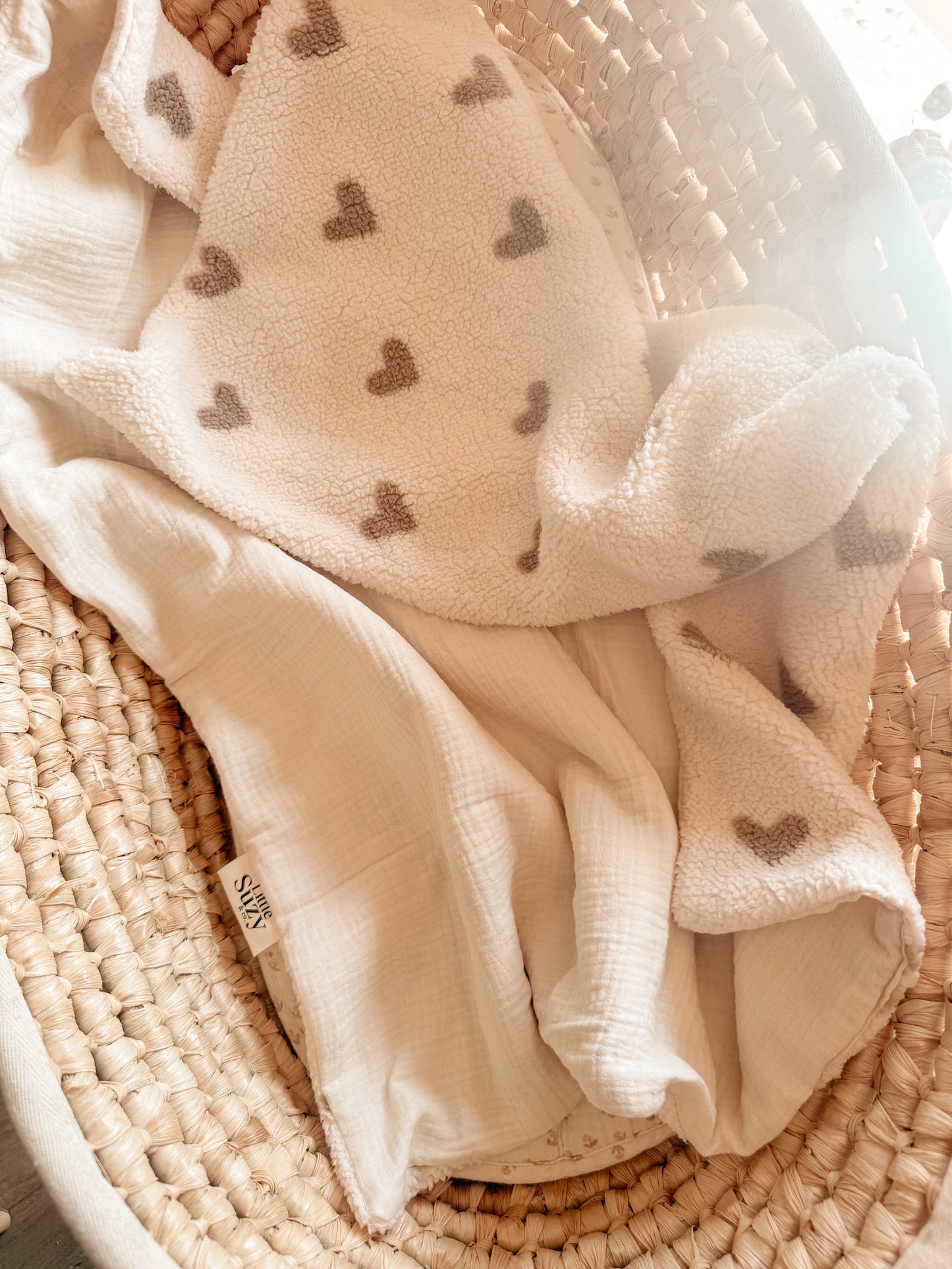 Couverture 70x90 écru/sherpa cœurs - En stock