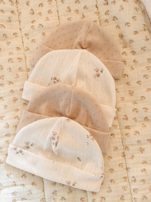 Bonnet naissance en mailles pointelles