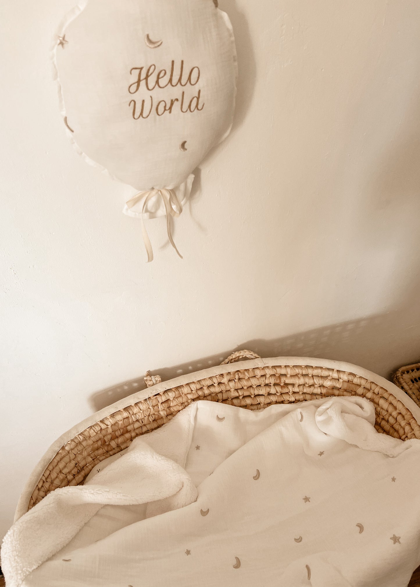 Ballon mural brodé - lune & étoiles