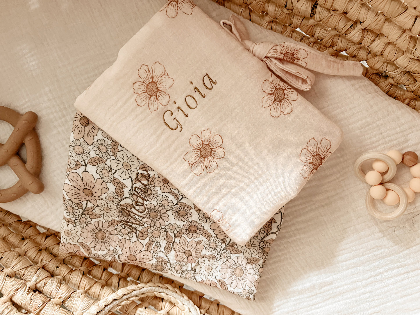 Protège carnet de santé - Daisy crème