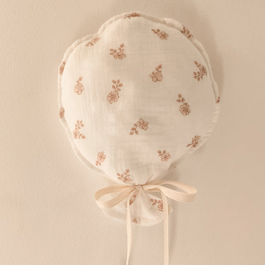 Ballon mural brodé - Fleurs romantiques