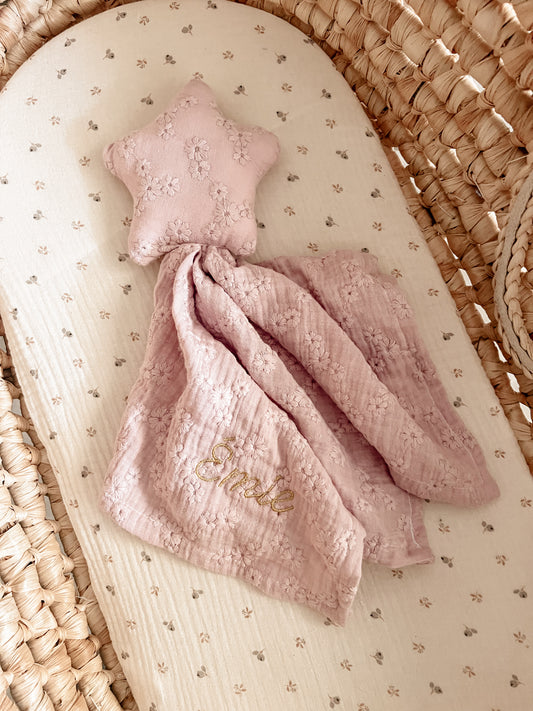 Doudou Nova - Double gaze de coton brodée Pétale